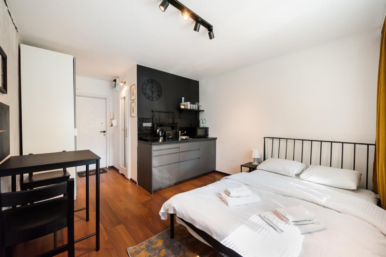 Ochota Funky Studio Apartment Warsaw Ngoại thất bức ảnh