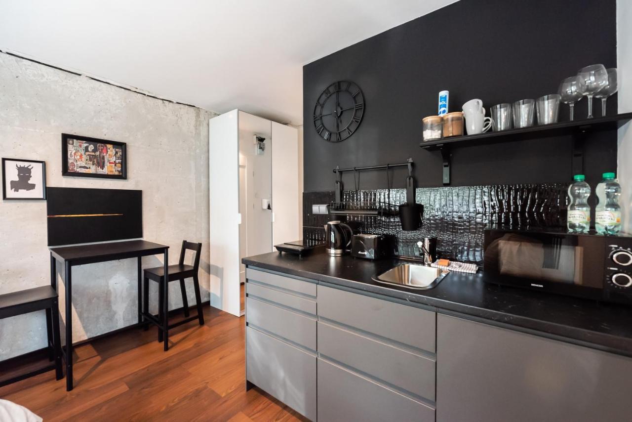Ochota Funky Studio Apartment Warsaw Ngoại thất bức ảnh